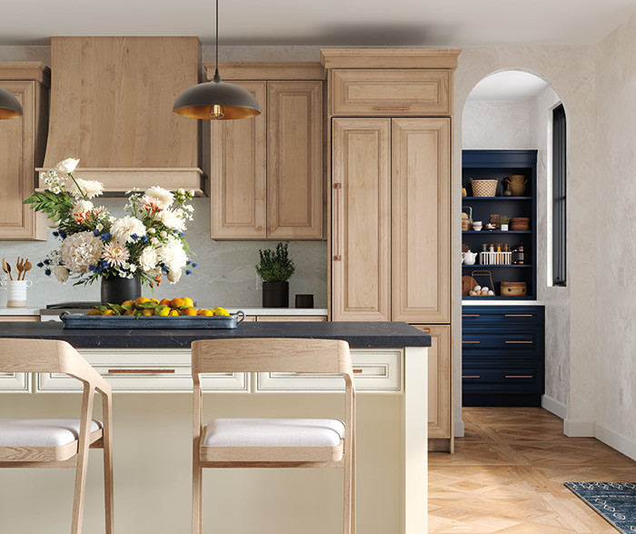 Wood kitchen with off-white island